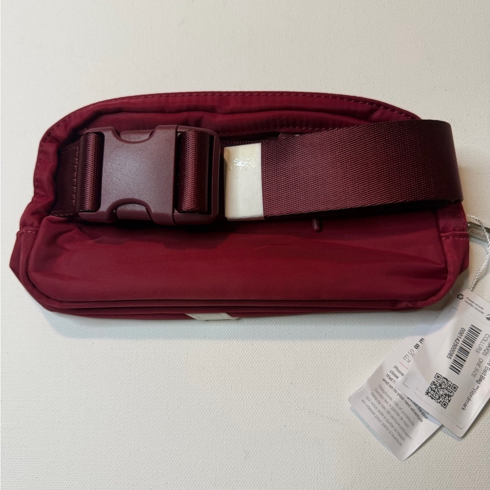 NWT LULULEMON MAROON EVERYWHERE BELT BAG 3D LARGE LOGO LIMITED EDITION 1L - Picture 5 of 7